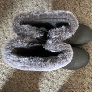 Toddler boots with fur